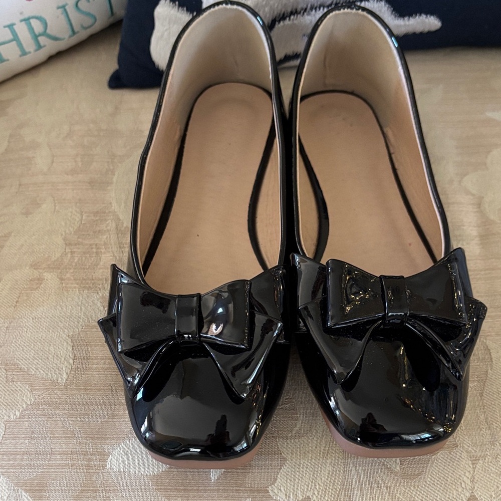 Glossy Black Bow Flats for Women